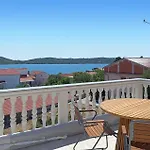 Gorgeous Apartment In Pirovac With Wifi Appartement Pirovac