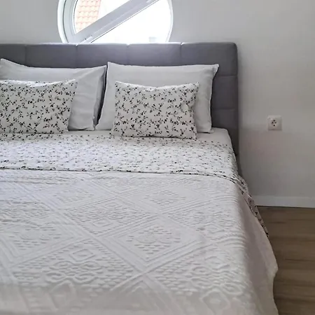 Appartement Stunning In With Wifi Pirovac