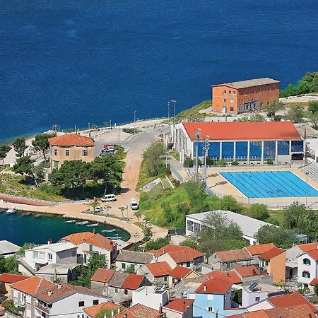 Gorgeous Apartment In Pirovac With Wifi * Pirovac