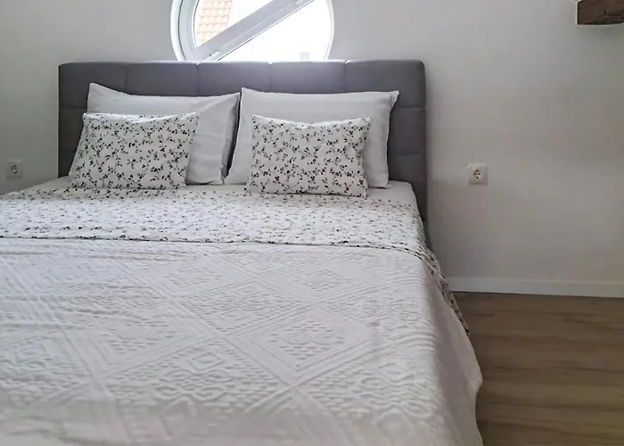 Appartement Stunning In With Wifi Pirovac